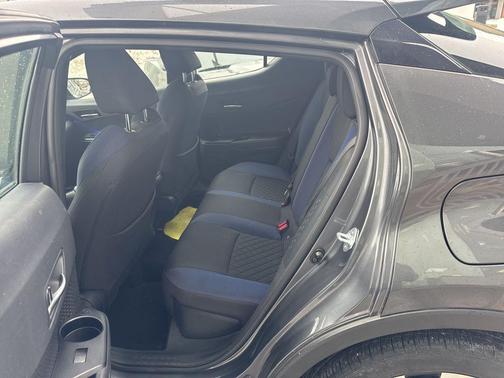 2021 Toyota C-HR XLE