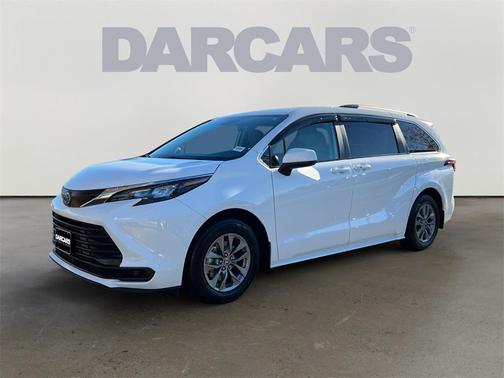 2024 Toyota Sienna LE
