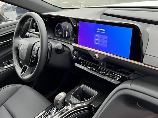 2025 Toyota Crown Signia XLE