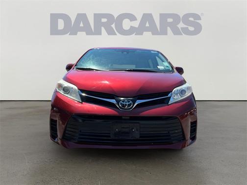 2018 Toyota Sienna LE