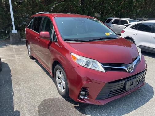 2018 Toyota Sienna LE