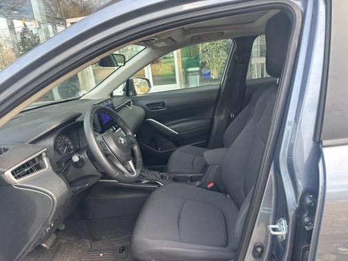 2024 Toyota Corolla Cross LE