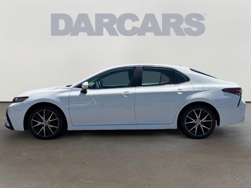 Ice Cap 2024 Toyota Camry SE