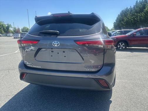 2022 Toyota Highlander LE