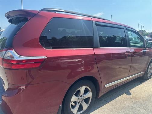 2017 Toyota Sienna LE