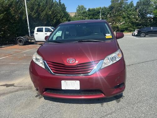 2017 Toyota Sienna LE