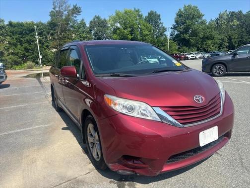 2017 Toyota Sienna LE