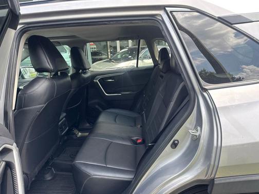 Silver Sky Metallic 2022 Toyota RAV4 XLE Premium