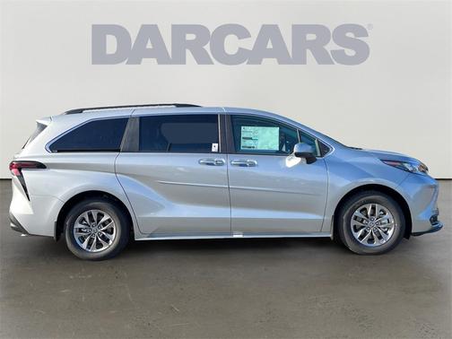 2025 Toyota Sienna XLE