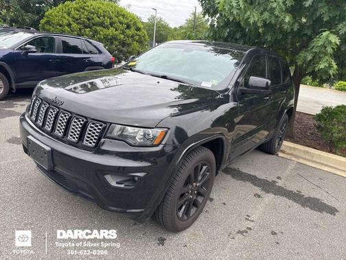 Diamond Black Crystal Pearlcoat 2019 Jeep Grand Cherokee Altitude