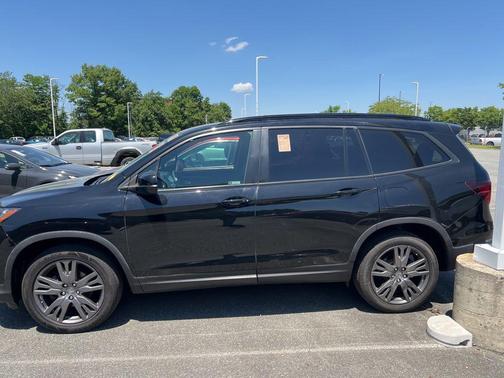 Crystal Black Pearl 2022 Honda Pilot AWD Sport