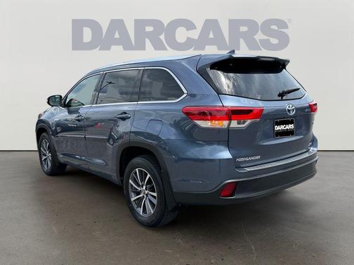 Shoreline Mist 2017 Toyota Highlander Hybrid XLE