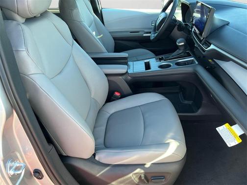 2025 Toyota Sienna XLE 7 Passenger