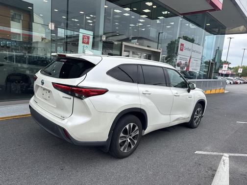 2021 Toyota Highlander Hybrid XLE