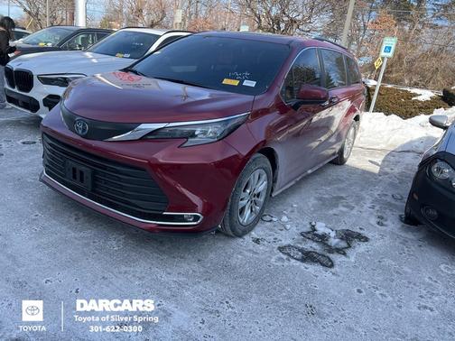 2024 Toyota Sienna XLE