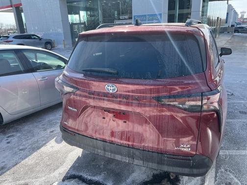 2024 Toyota Sienna XLE