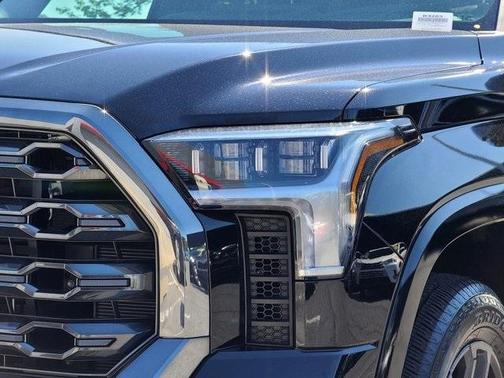 Photo 4 of 41 of 2022 Toyota Tundra Platinum