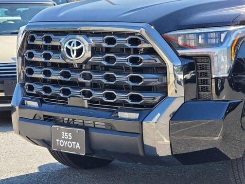 Photo 2 of 41 of 2022 Toyota Tundra Platinum