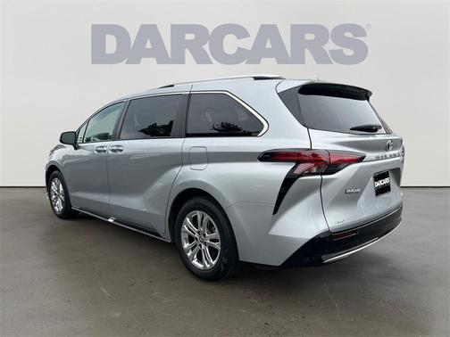 2023 Toyota Sienna Platinum 7 Passenger