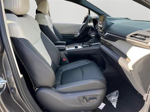 2025 Toyota Sienna Platinum