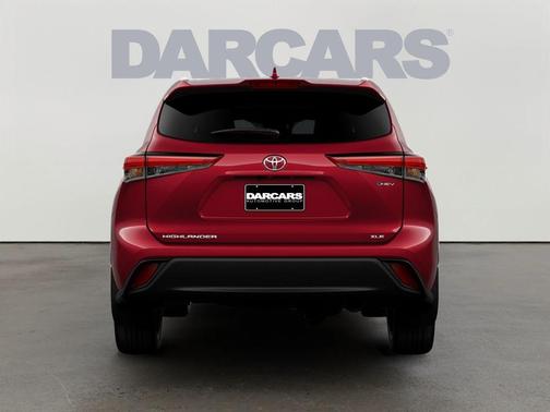 Ruby Flare Pearl 2026 Toyota Highlander Hybrid XLE