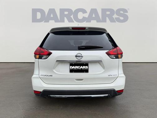 Pearl White 2018 Nissan Rogue SV