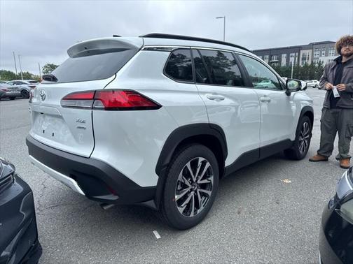 2025 Toyota Corolla Cross XLE