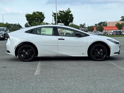 2025 Toyota Prius L