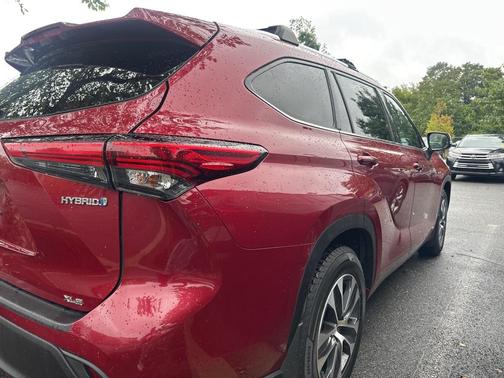 2021 Toyota Highlander Hybrid XLE