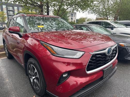 2021 Toyota Highlander Hybrid XLE