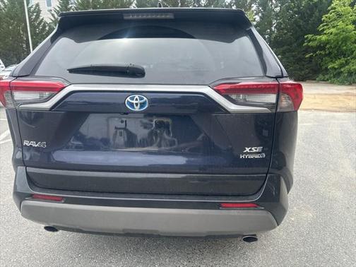 2021 Toyota RAV4 Hybrid SE