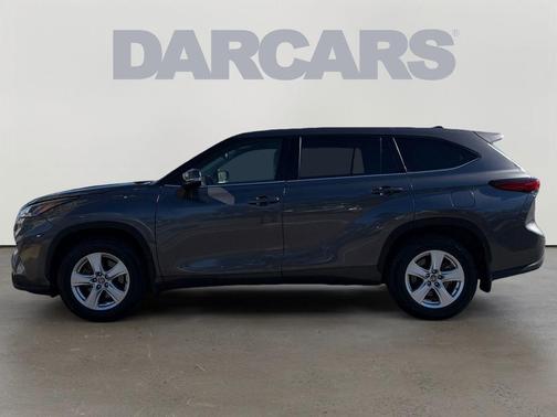 Magnetic Gray Metallic 2022 Toyota Highlander LE