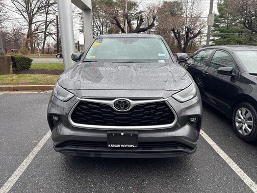2022 Toyota Highlander LE