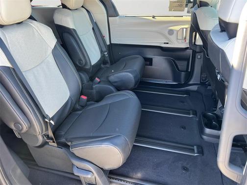2025 Toyota Sienna Limited