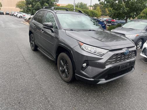 2020 Toyota RAV4 Hybrid SE