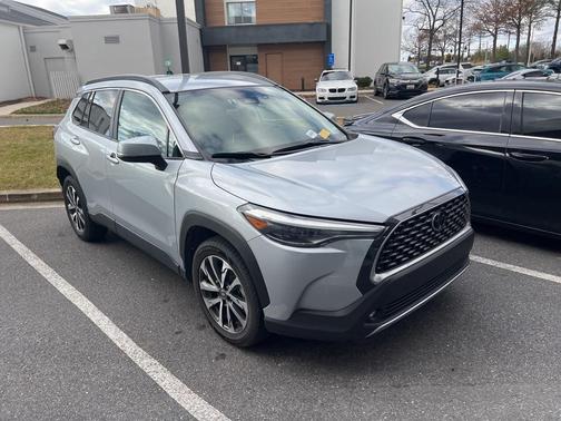 2024 Toyota Corolla Cross XLE