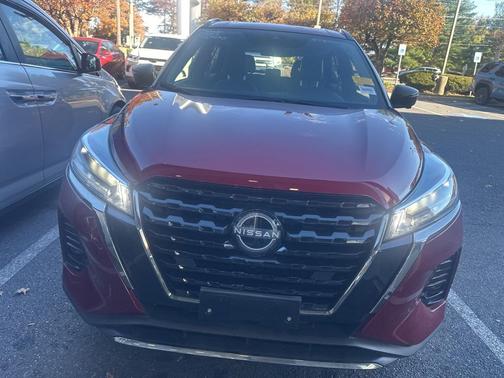 2024 Nissan Kicks SR