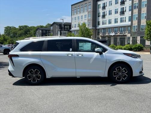 2025 Toyota Sienna Platinum 7 Passenger