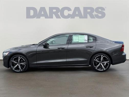 Platinum Grey Metallic 2023 Volvo S60 B5 Ultimate Dark Theme
