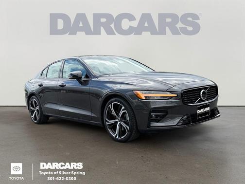 Platinum Grey Metallic 2023 Volvo S60 B5 Ultimate Dark Theme