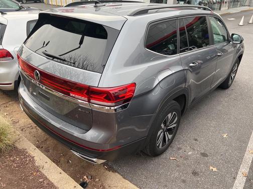 2024 Volkswagen Atlas 2.0T SE