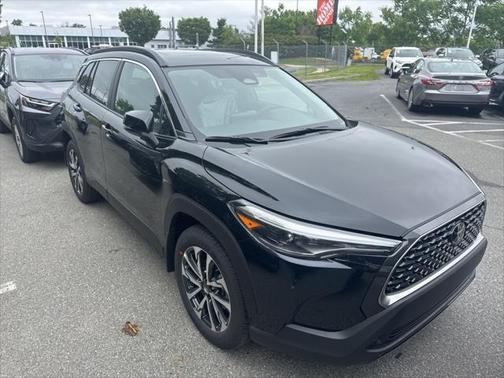 2025 Toyota Corolla Cross XLE