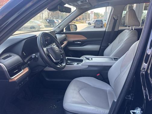Midnight Black Metallic 2024 Toyota Grand Highlander Limited