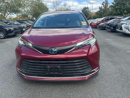 2021 Toyota Sienna XLE
