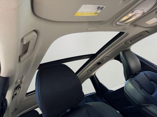 Denim Blue Metallic 2023 Volvo XC60 B5 Plus Bright Theme