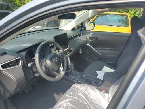 2025 Toyota Corolla Cross LE