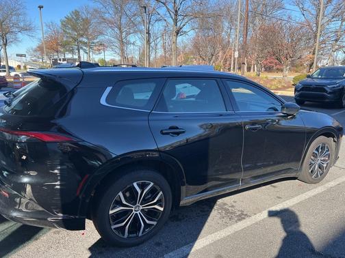 2025 Toyota Crown Signia XLE