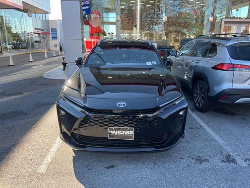 2025 Toyota Crown Signia XLE