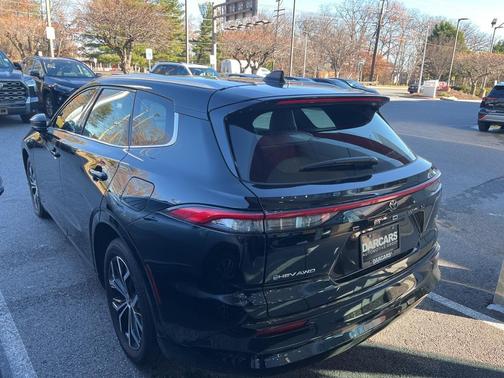 2025 Toyota Crown Signia XLE