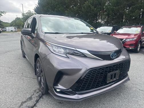 2022 Toyota Sienna XSE 7 Passenger